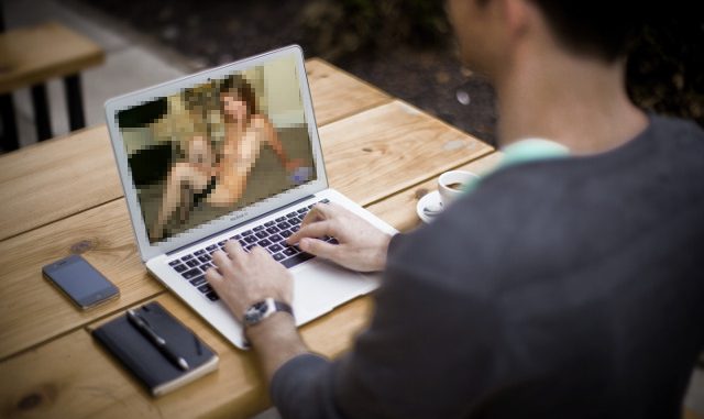 Facebook to offer a submit nude photo service to block revenge porn Facebook to tackle revenge porn by offering nude photo upload matching service